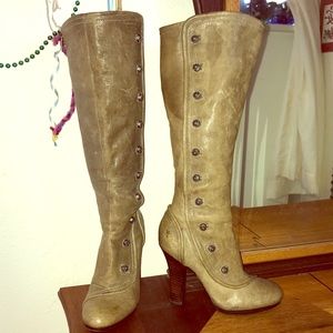 Frye Matilda tan button boots 7
